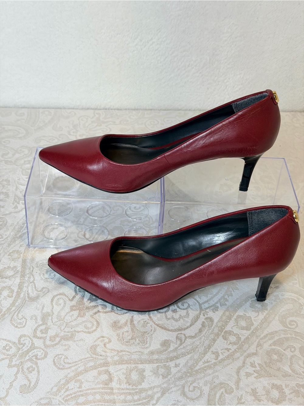Women’s Monet Pointed Toe Mid Heel Pumps in Burgundy